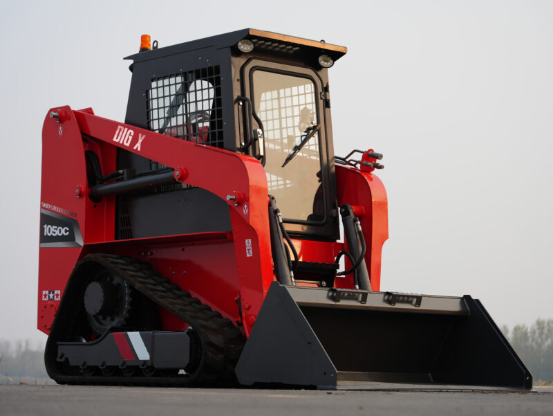 Digx 1050C Ride-on skid steer loader